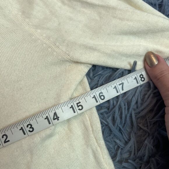 Ann Taylor Loft Cream Merino Wool Turtleneck Size M - Picture 3 of 4